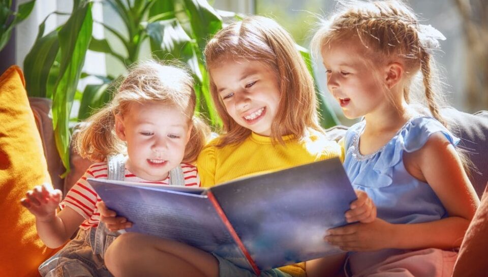 Çocuklara Kitap Seçerken Nelere Dikkat Etmeliyiz Çocuklara Kitap Seçerken Nelere Dikkat Etmeliyiz